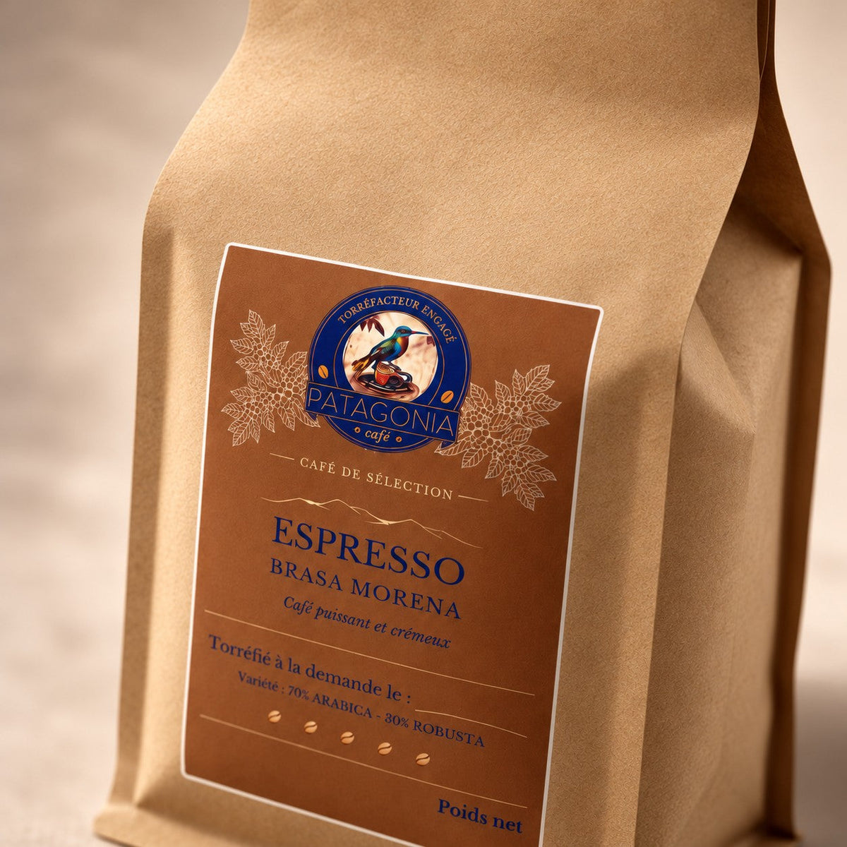 Gros plan du sachet Espresso Brasa Morena Patagonia Café, assemblage arabica et robusta